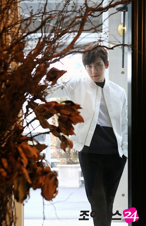 Ji Chang Wook,Ji Chang Wook lôi cuốn,Ji Chang Wook trong bộ ảnh mới