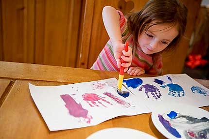 tính cách trẻ nhỏ, dạy con, tính tự lập, khen ngợi con