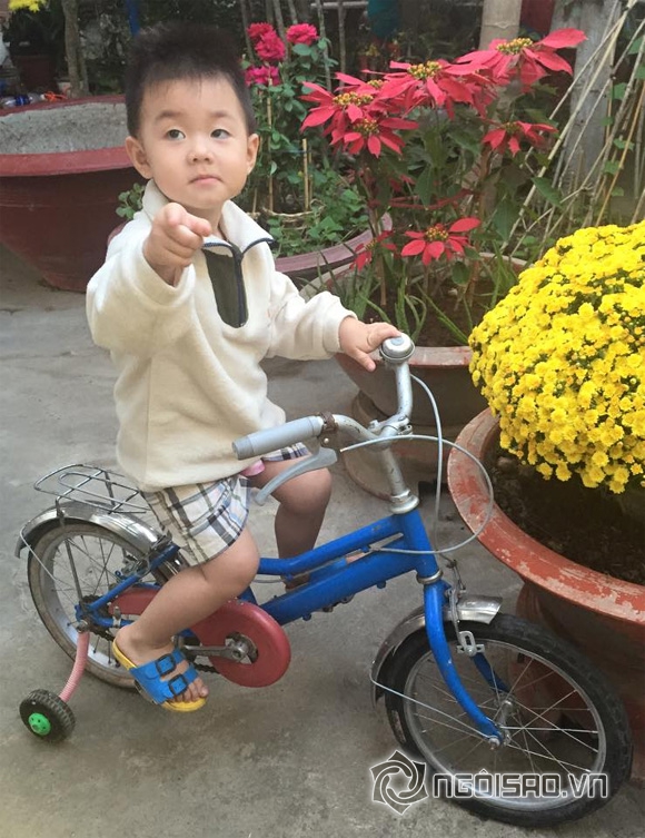 con trai Lê Phương, bé Cà Pháo tập tành đi xe đạp, Lê phương đẹp hơn sau chia tay