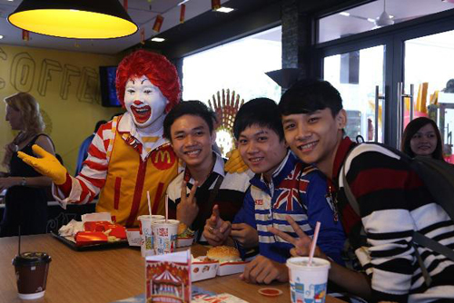 mcdonal-282-2 10 McDonald’s Việt Nam, Nhà hàng McDonald’s, Bánh McDonald’s