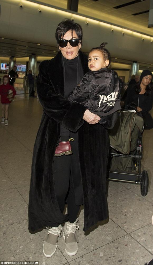 con gái Kim, con gái Kim Kardashian, con gái Kim Kardashian mặt nhăn nhó, cáu gắt