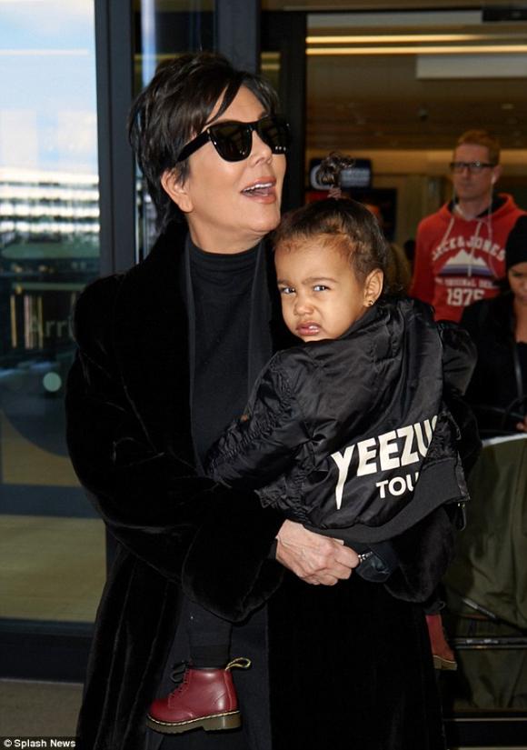 con gái Kim, con gái Kim Kardashian, con gái Kim Kardashian mặt nhăn nhó, cáu gắt