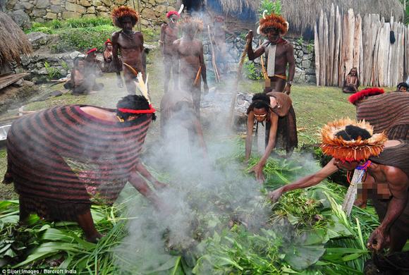 bộ tộc papua, lễ Tạ ơn của bộ tộc papua, lễ Tạ ơn,nghi lễ độc đáo, lễ hội truyền thống, nghi lễ Bakar Batu,Bakar Batu