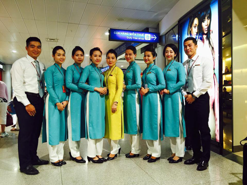 Đồng phục Vietnam Airlines, Trang phục áo dài, Áo dài tiếp viên hàng không Việt Nam