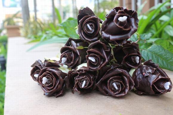 quà tặng ngày 8/3, ngày 8/3, hoa hồng độc lạ, hoa hồng, ngày quốc tế phụ nữ, hoa hồng mạ vàng, hoa hồng phủ chocolate, hoa hồng bằng tiền