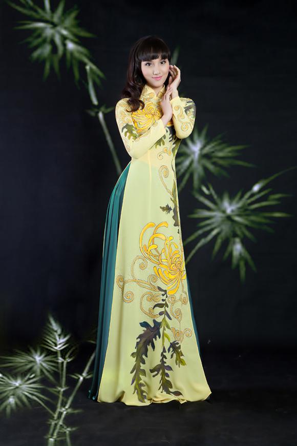 Cao Thùy Linh, Thái Tú Anh, Hoa hậu Cao Thùy Linh, Cao Thùy Linh diện áo dài