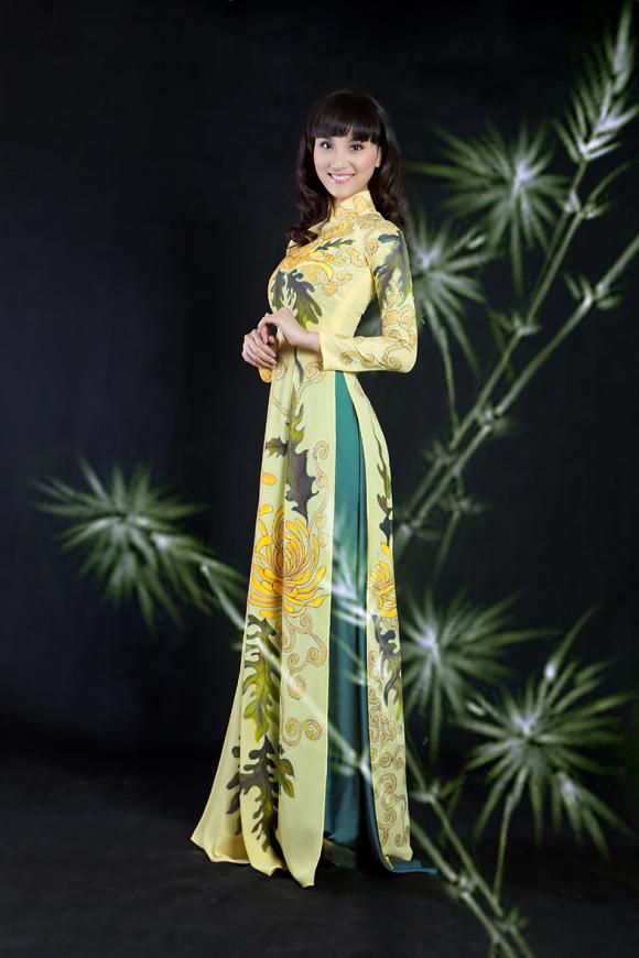 Cao Thùy Linh, Thái Tú Anh, Hoa hậu Cao Thùy Linh, Cao Thùy Linh diện áo dài