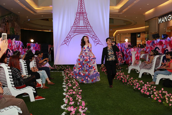 Vân Trang và Trúc Diễm dự sự kiện comfort 10 comfort,hương thơm comfort,hương hoa tinh túy