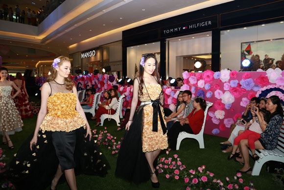 Vân Trang và Trúc Diễm dự sự kiện comfort 25 comfort,hương thơm comfort,hương hoa tinh túy