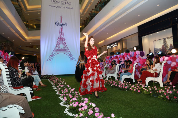 Vân Trang và Trúc Diễm dự sự kiện comfort 2 comfort,hương thơm comfort,hương hoa tinh túy