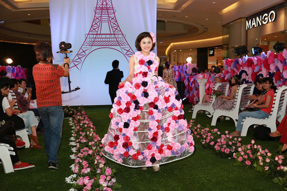 Vân Trang và Trúc Diễm dự sự kiện comfort 5 comfort,hương thơm comfort,hương hoa tinh túy