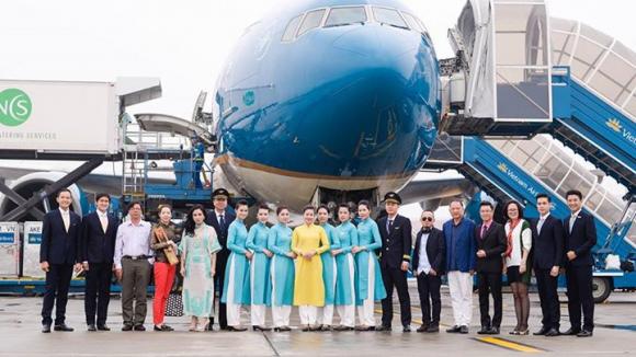 đồng phục Vietnam Airlines, Vietnam Airlines, trang phục tiếp viên hàng không