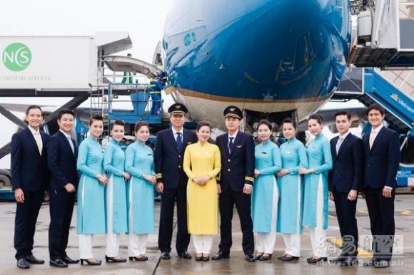 đồng phục Vietnam Airlines, Vietnam Airlines, đồng phục Vietnam Airlines trên báo Trung, đồng phục Vietnam Airlines