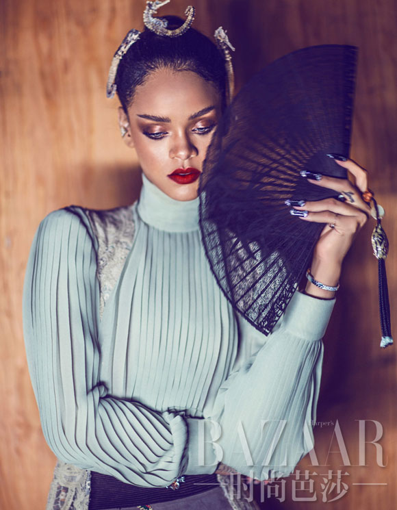 Rihanna,Rihanna huyền bí,Rihanna gợi cảm,tạp chí Harper’s Bazaar