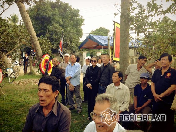 thanh trung, dam tang me thanh trung, thanh trung va me, me thanh trung qua doi, thanh trung trong dam tang, tin, bao