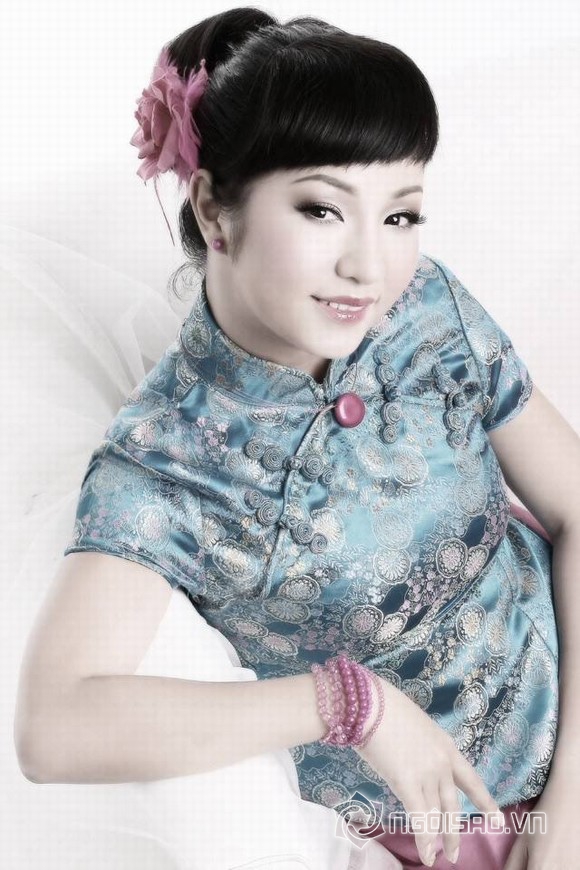 thuy nga, anh dep thuy nga, thuy nga trong ao suon xam, thoi tran thuy nga, con gai thuy nga, nghe si thuy nga, tin, bao