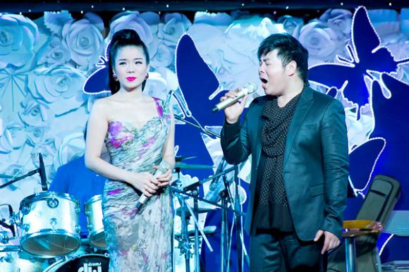 Lệ Quyên, sao Việt, vợ chồng Lệ Quyên, con trai Lệ Quyên, Nữ hoàng phòng trà, Lệ Quyên song ca Quang Lê, Lệ Quyên cười tít mắt