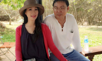 Trịnh Kim Chi, bà bầu Trịnh Kim Chi, Trịnh Kim Chi bầu 8 tháng, Trịnh Kim Chi bế bụng bầu đi chấm thi
