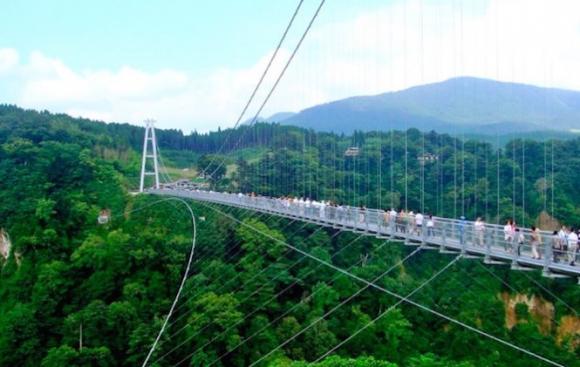 Cầu treo nguy hiểm nhất thế giới, Cầu treo Caminito, Địa danh du lịch
