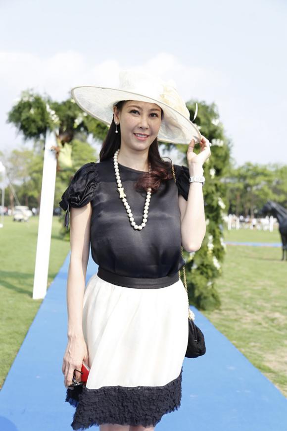 Thu Minh, vợ chồng Thu Minh, bà bầu Thu Minh, Thu Minh đi xem đua ngựa, sao Việt đi xem đua ngựa