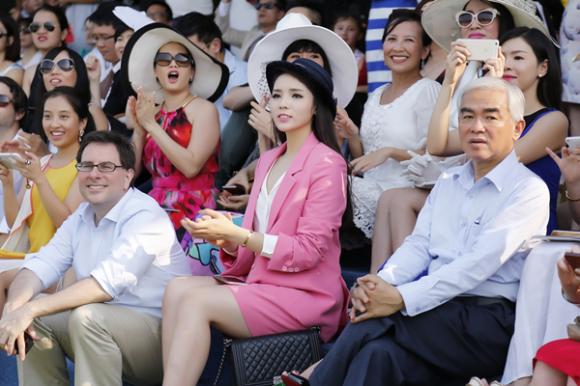 Hoa hậu Kỳ Duyên, hoa hậu bị ném đá, Kỳ Duyên bên hoàng tử Anh, Peter Phillips, Kỳ Duyên kín đáo, Kỳ Duyên sang chảnh