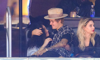 Justin Bieber,Justin Bieber hẹn hò với Jayde Pierce, Justin Bieber chia tay Selena Gomez
