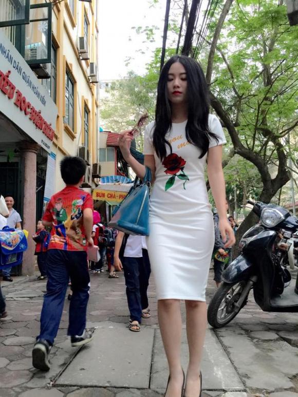 Linh Miu, Linh Miu Hữu Công, Linh Miu mặc váy nhái, Hot girl Linh Miu