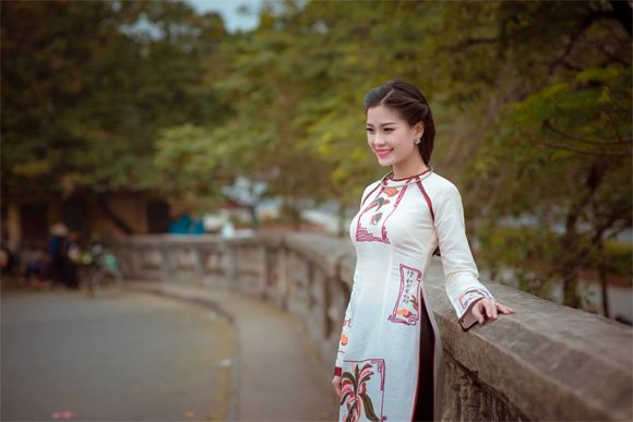 Diễm Trang,á hậu Diễm Trang,Diễm Trang áo dài