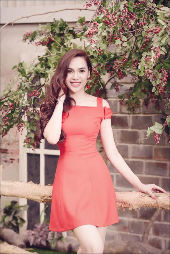 Hoa hậu Diệu Hân, Hoa hậu Diệu Hân thời trang, diệu hân, Hoa hậu Diệu Hân khoe dáng gợi cảm