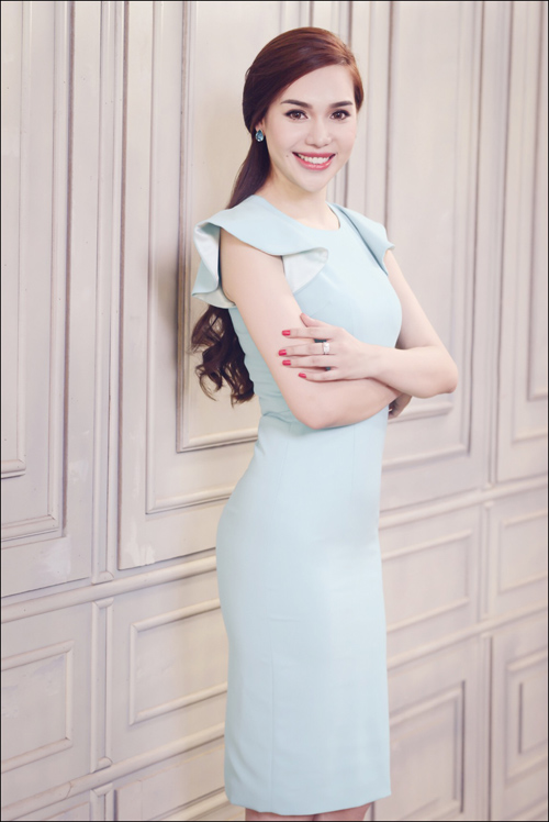 Hoa hậu Diệu Hân, Hoa hậu Diệu Hân thời trang, diệu hân, Hoa hậu Diệu Hân khoe dáng gợi cảm