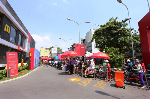 Phạm Anh Khoa, Hari Won, Dịch vụ Drive-thru, McDonald’s Việt Nam