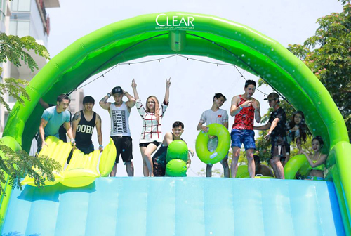 Đường trượt Clear, Đường trượt nước dài nhất Việt Nam, Sự kiện Clear, Dầu gội CLEAR