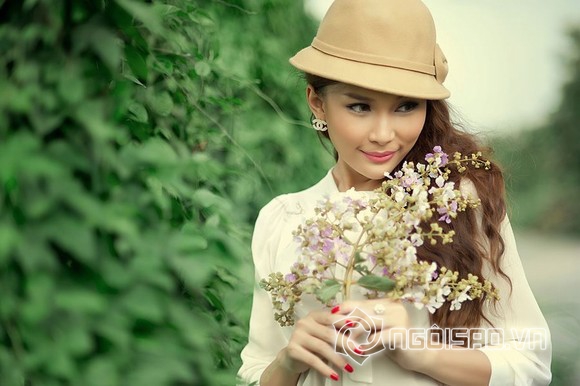 lan huong, lan huong khoe dang ben bai bien, nguoi mau lan huong, lan huong khoe dang, nguoi dep lan huong, tin, bao
