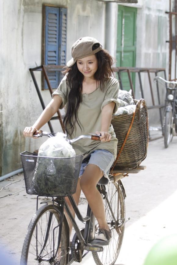 Hotgirl Việt đóng phim, Khả Ngân, Chi Pu, Huyền Lizze