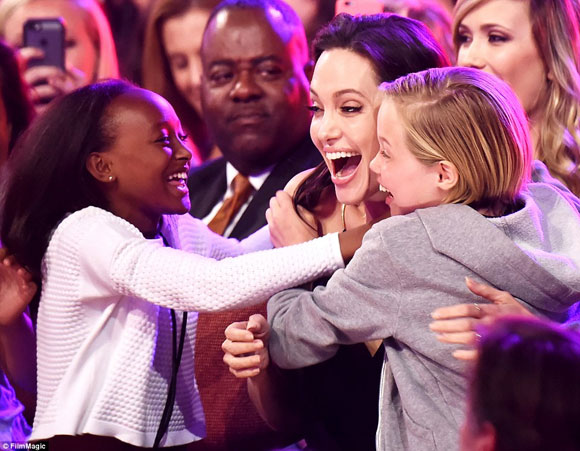 Angelina Jolie,các con của Angelina Jolie,Zahara,Shiloh,Angelina Jolie công khai xuất hiện