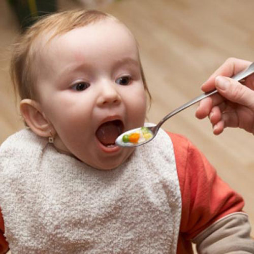 Chăm sóc trẻ, Kỹ năng làm mẹ, Trẻ ăn sai cách