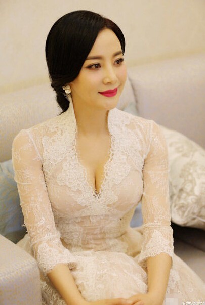 Đào Hồng, diễn viên Đài Hồng, Đào Hồng mặt cứng đờ, Đào Hồng thẩm mỹ