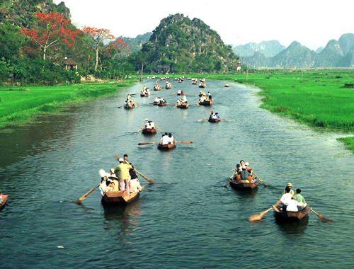 du lịch Việt Nam bằng cáp treo, Yên Tử, chùa Hương, Bà Nà, Thiền Viện Trúc Lâm