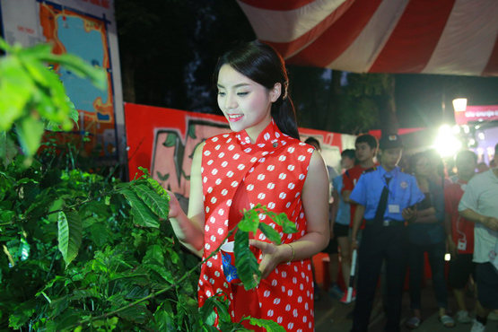 Hoa hậu Kỳ Duyên, hoa hau ky duyen, Kỳ Duyên, Kỳ Duyên và Minh Quân, lễ hội cà phê diễn ra tại thủ đô Hà Nội