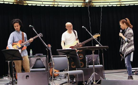 Mỹ Tâm, Họa mi tóc nâu, Mỹ Tâm giản dị, Mỹ Tâm sang Nhật, nghệ sĩ guitar hàng đầu Nhật Bản 