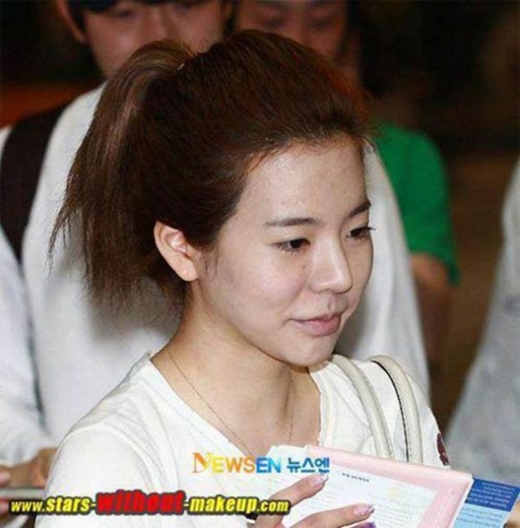 sao Hàn, mặt mộc sao Hàn, mặt mộc đầy mụn của sao Hàn, sao hàn mặt mụn, mụn, SNSD, Sunny, Tae Yeon, Sep Hyun, Dong Hae