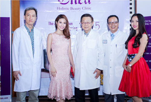 diem-my-9x-cung-cac-bac-sy-tham-my-tmv-thea-ngoisao 9 Diễm My 9x, Giang Hồng Ngọc, Quân Phạm, Valencia Trần