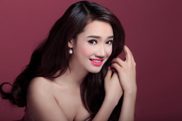 Nhã Phương, hotgirl bánh giò, Nhã Phương đẹp tinh khôi, Nhã Phương diện váy cưới, Tuổi thanh xuân