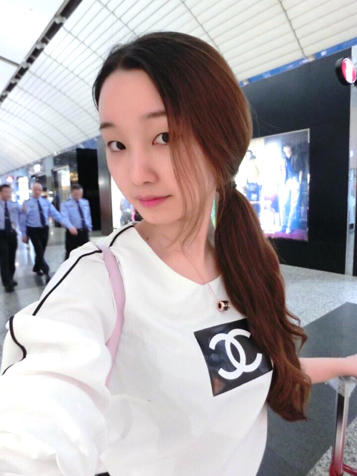 chi-em-ho-truong-84-5-ngoisao 5 Trương Thu, Trương Thảo, Doanh nhân 9X, Đại gia 9X