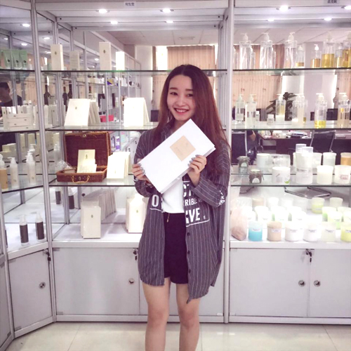 chi-em-ho-truong-84-8-ngoisao 2 Trương Thu, Trương Thảo, Doanh nhân 9X, Đại gia 9X