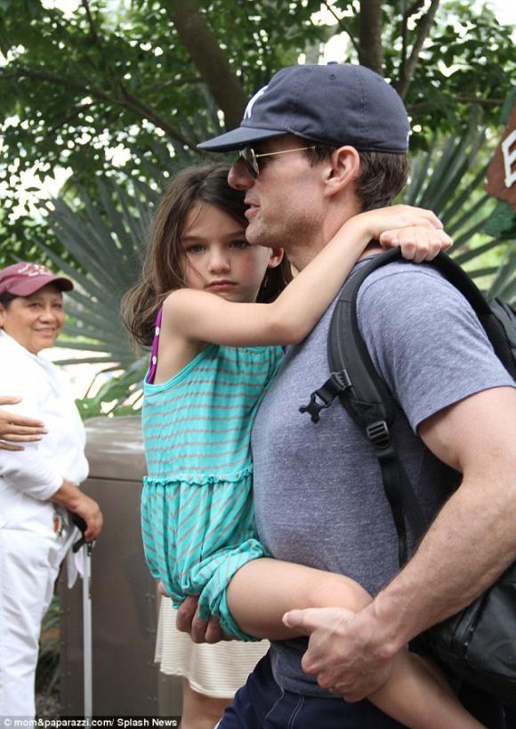 Tom Cruise, Suri, Katie Holmes, Tom Cruise và con gái 