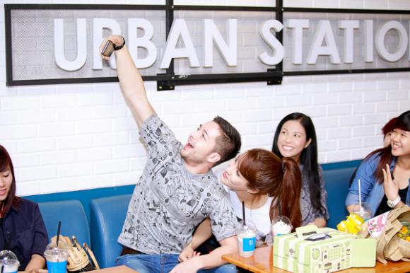 Diệp Lâm Anh, Diệp Lâm Anh tình tứ bên trai Tây, vũ công Zhivko, Bước nhảy hoàn vũ 2015