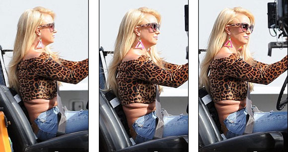 Britney Spears,Britney Spears vòng hai nhăn nheo,vòng hai mỡ thừa của Britney Spears,Britney Spears kém săn chắc