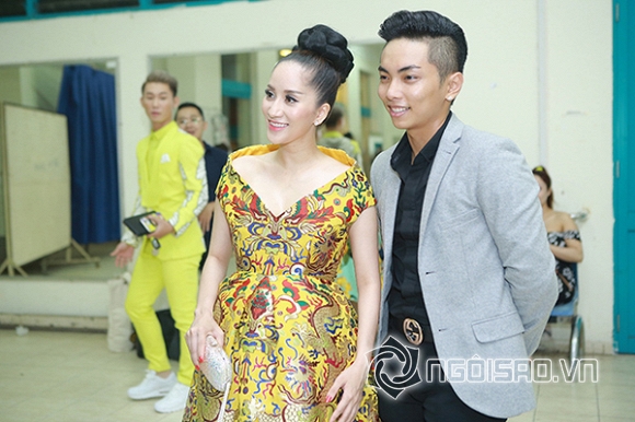 Khánh Thi, Nữ hoàng dancesport, chồng 9x Khánh Thi, Phan Hiển, bà bầu Khánh Thi, Khánh Thi sinh con trai