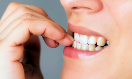 tác hại cắn móng tay, lý do nên dừng việc cắn móng tay, hậu quả cắn móng